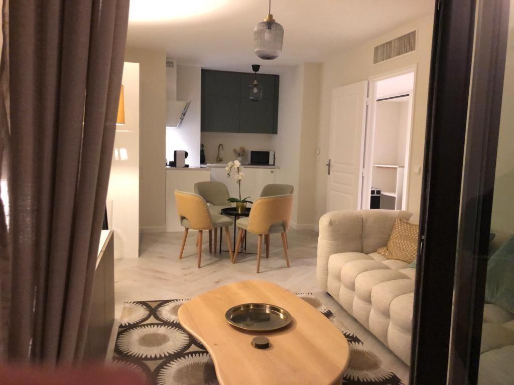 Beautiful Apartment Design Next To The Sea 昂蒂布 外观 照片
